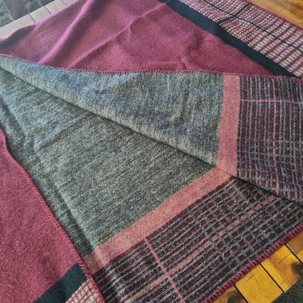 Poncho - Picture 2 of 3